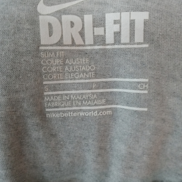 Women's Dri-Fit Nike Tee - Picture 3 of 4